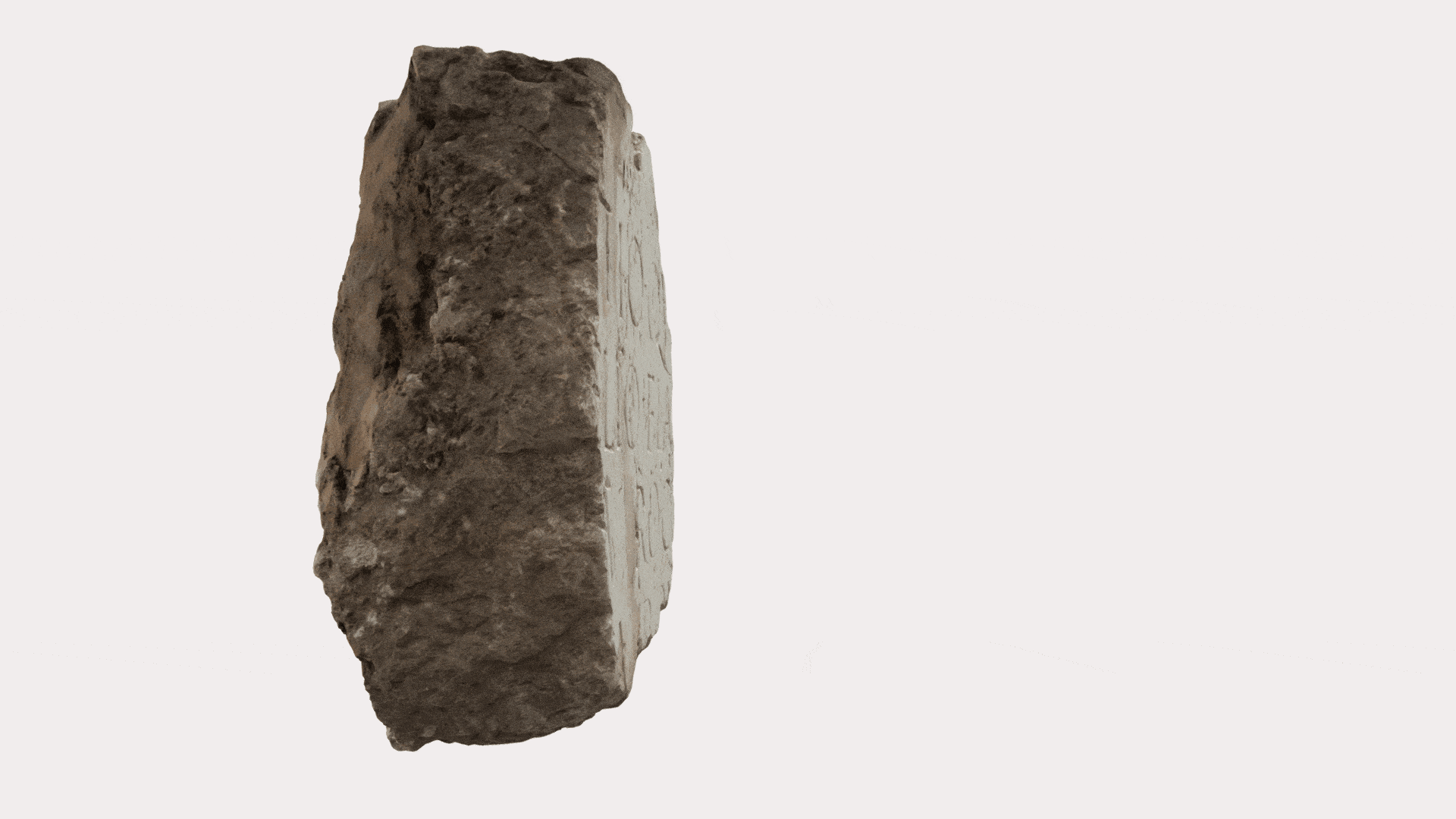 Marmorbruchstück mit Inschrift