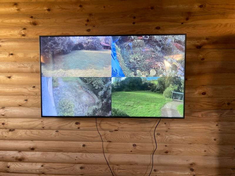 Yves Sablonier: Video, 720p, 7 Min., 2025 Nachtaufnahmen aus Material von 4 Überwachungskameras