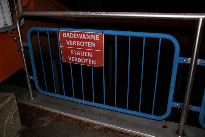 STAUEN VERBOTEN