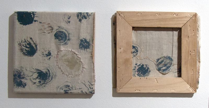 Komposition ohne roten Faden Nr. 7 und 8, 2025 Installation zu je 20 x 20 cm