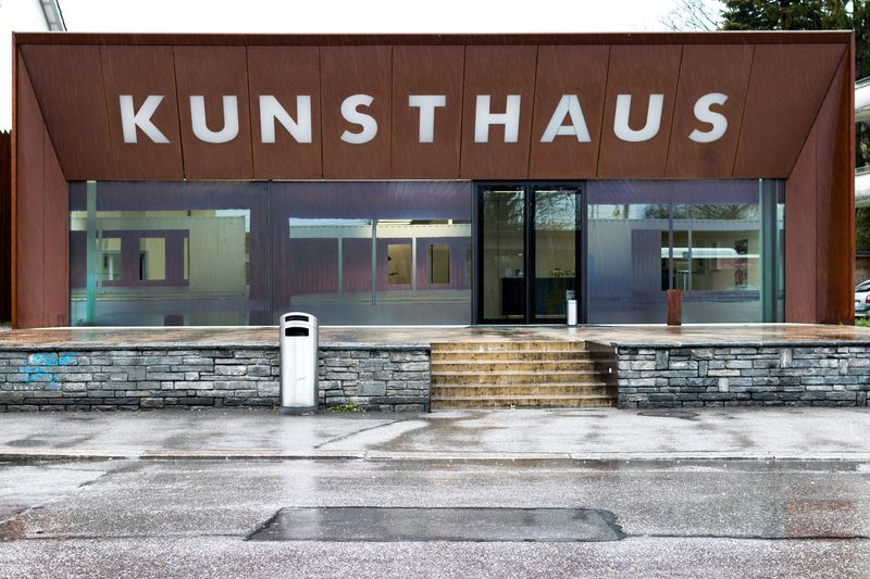 Kunsthaus Grenchen, Fassaden Installation, Clearviewfolie auf Glas, April 2019