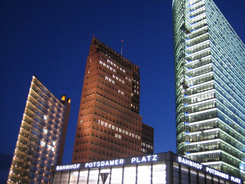 2007 Fototagebuch, 18.4. Berlin, Potsdamer Platz (©2016, ProLitteris, Zürich), 1944 x 2592 Pixel