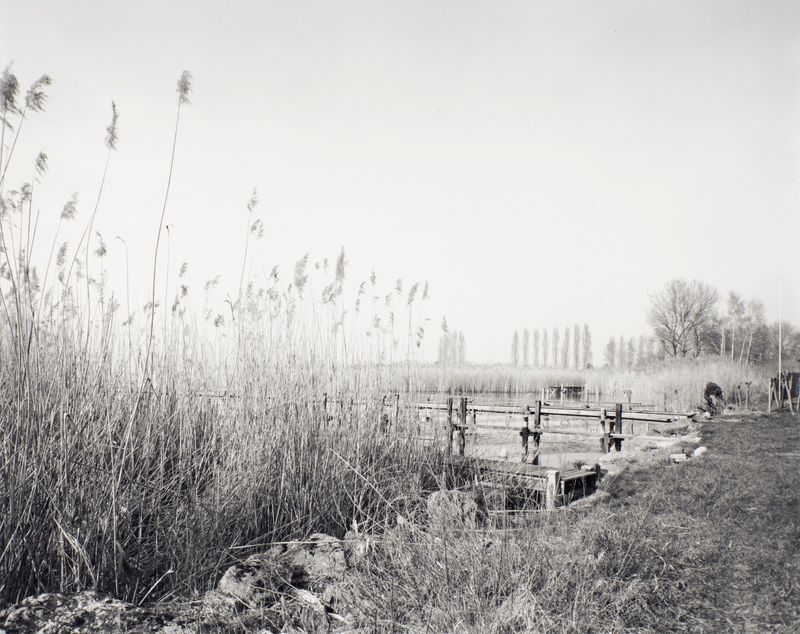 1991-92 Kultur-Landschaft Nr 4 (©2015, ProLitteris, Zürich), viermal 27.5 x 34.8 cm und einmal 26.9. x 34.2 cm, Vintageprint auf Barytpapier: fünf Abzüge