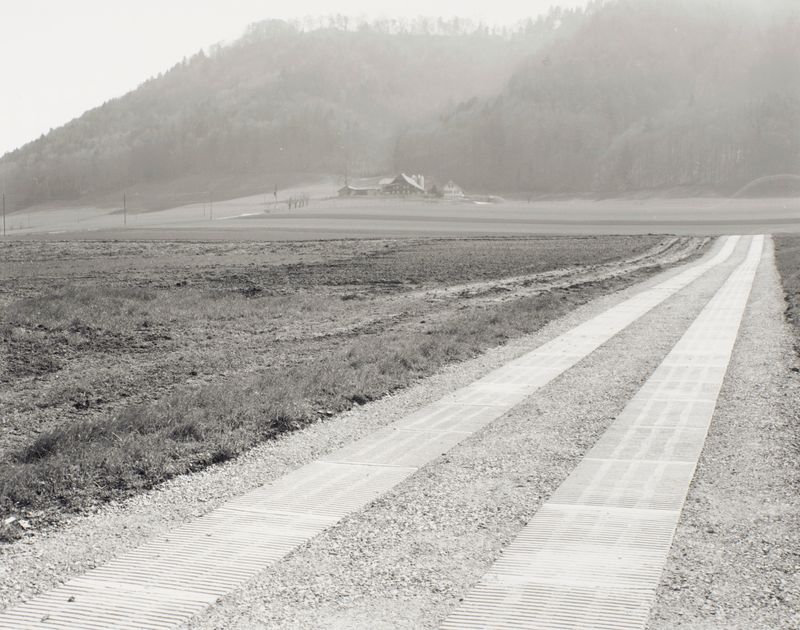 1991-92 Kultur-Landschaft Nr 8 (©2015, ProLitteris, Zürich), 26.9 x 34.2 cm, Vintageprint auf Barytpapier: zwei Abzüge