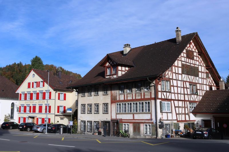 Doppelhaus «Zur Farb» mit angebautem Nebengebäude