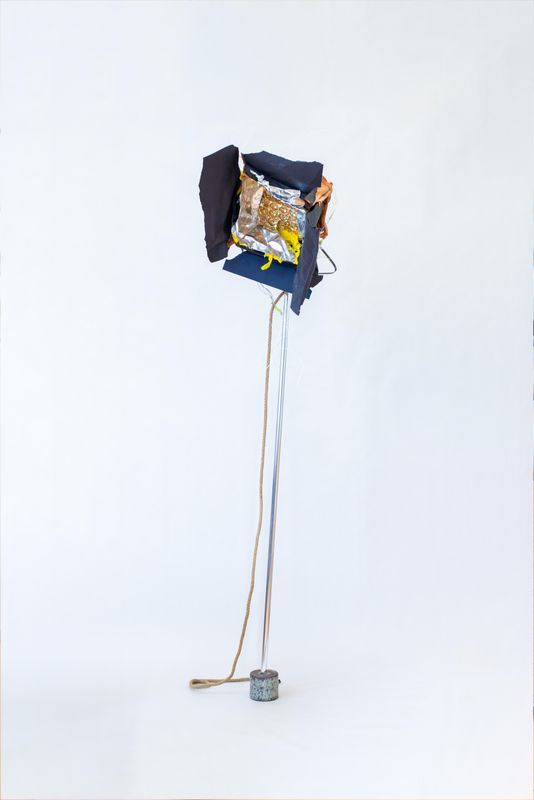 Fotomodel – Birecik, 2025 Mixed Media, ca. 180 × 50 × 40 cm