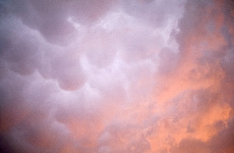 Cumulonimbus mammatus rosa/orange, März 1998