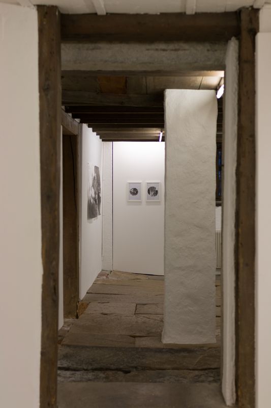 Ausstellungsansicht «L&#39;amour court les rues» von Annatina Graf in der Galerie Rössli in Balsthal, 2018.