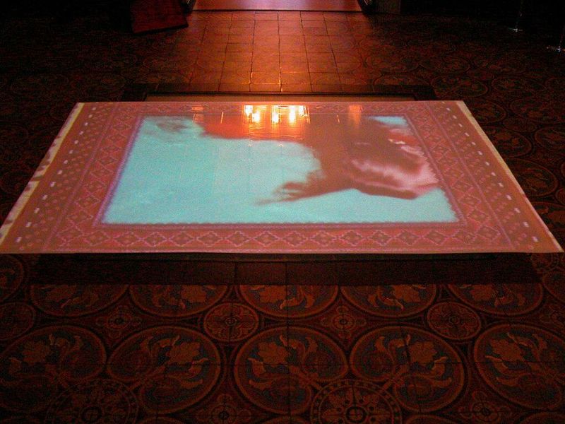 Annatina Graf. Garten Eden. 2003. Videoinstallation, Jahresausstellung der Bündner Künstlerinnen und Künstler 2003/04, Bündner Kunstmuseum Chur.