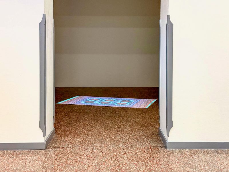 Videoprojektion «Garten Eden» in der Ausstellung «Freundschaft webt Banden» des Kunstvereins Solothurn im Kunstmuseum Solothurn, 2025.
