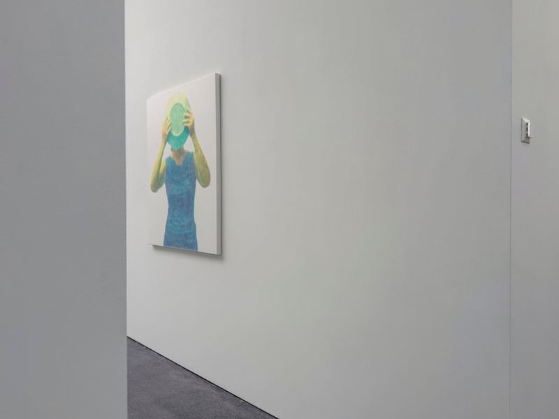 Saalaufnahme «à table!». Bündner Kunstmuseum Chur. 2025.