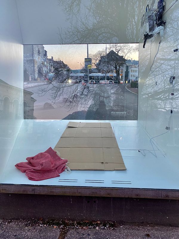 Annatina Graf. ANOTHER WORLD. 2021. Videoinstallation im Viewer des Kunstvereins Solothurn, Amthausplatz Solothurn. Januar bis März 2022.