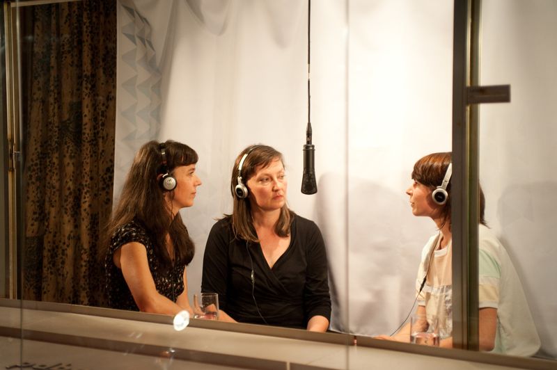 Françoise Caraco und Sabine Hagmann im Gespräch mit Romy Rüegger