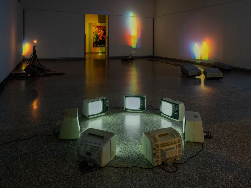 Nam June Paik - One Candle, 1988 Hannes Vogel - Lichthof, 1984
Mehr Licht. Video in der Kunst, Kunstmuseum Solothurn, 2026