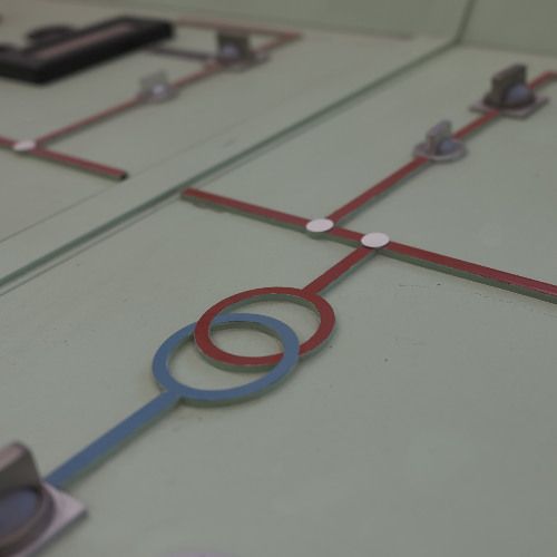 Study with the Serge Modular synthesizer on articulations in hydropower plants. Compositional translation of the phase synchronization process of the produced electricity from the power plant in relation to the elecrical phase of the power grid. All sounds were created with the analog modular synthesizer.