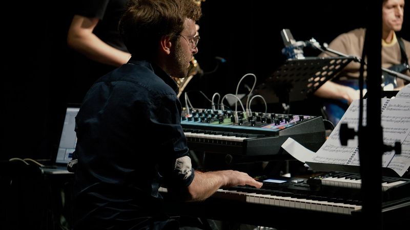 Enseble Nikel Antoine Françoise, Yaron Deutsch