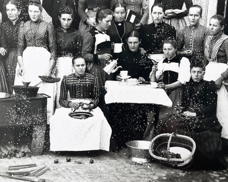 Aus der Serie «Bittersweet»: Kontaktprint/Fotogramm mit Zucker, Silbergelatineabzug