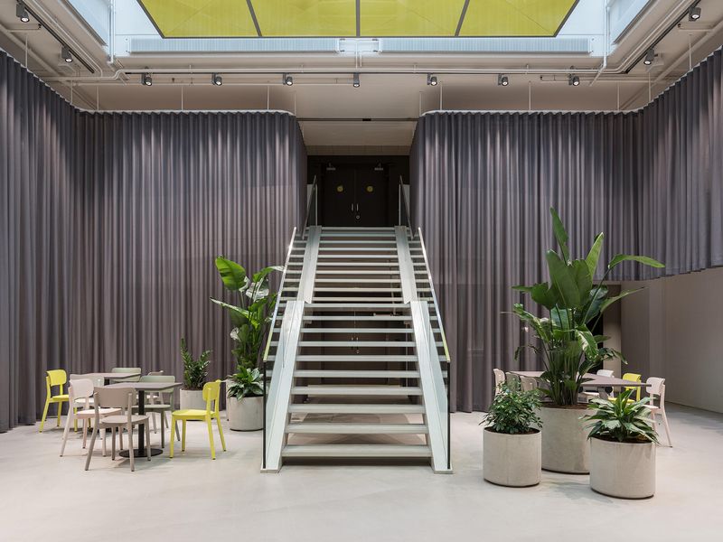 Objekt: Sanitas Troesch Welcoming Zürich Konzept: dopo Innenarchitektur GmbH und Hürlemann AG | Inevo AG
Fotos: Beat Bühler Fotografie