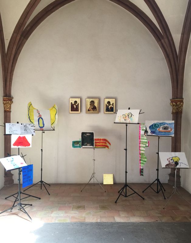 "Dein Mantel ist mein Zelt" Installation in den vier Lettnerkapellen der Predigerkirche Basel
Sieben Notenständer mit Aquarellen und Collagen zu den drei bestehenden Ikonen, 2019