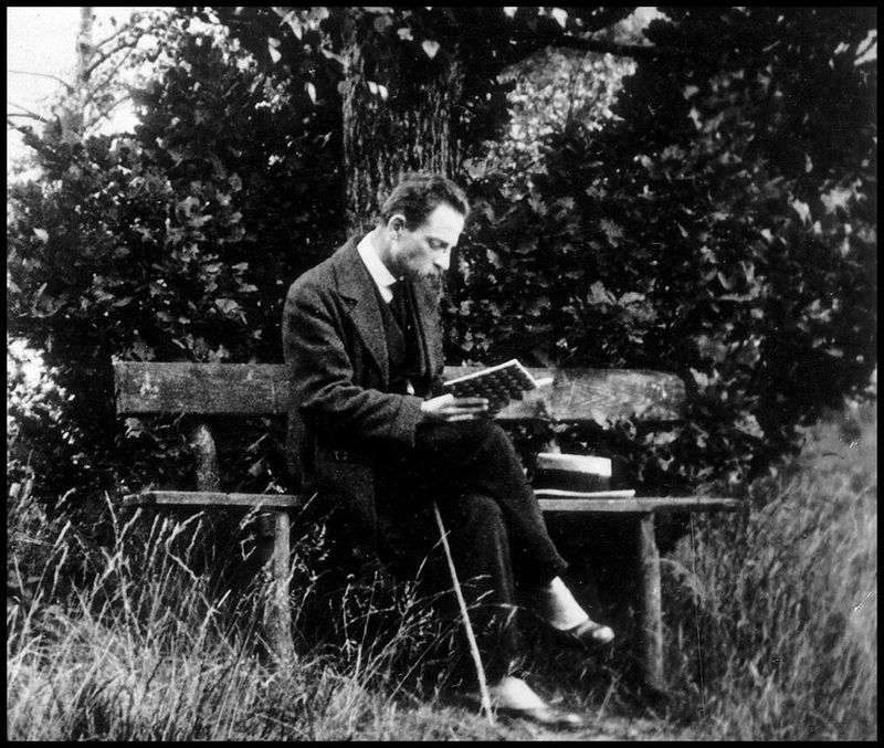 Pedro Meier – Chronik des Augenblicks – Serendipity – Rainer Maria Rilke – Lesend im Garten – zum Thema: – Weiterschreiben – Schreibblockade – Gesamtkunstwerk – Pedro Meier, Lyriker, Schriftsteller, Multimedia Artist – https://www.literaturport.de/lexikon/pedro-meier/ *
https://de.wikipedia.org/wiki/Pedro_Meier
Pedro Meier – Wikipedia
*