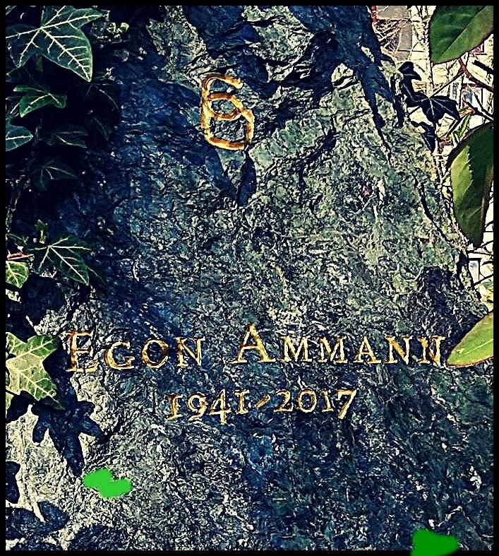 Pedro Meier Schriftsteller Fotoarchiv – Egon Ammann 1941-2017, Verleger Ammann Verlag &amp; Kandelaber Verlag – Grabstein Friedhof Schöneberg III, Berlin Friedenau Bezirk Tempelhof-Schöneberg – Pedro Meier, Schriftsteller, Lyriker, Multimedia Artist, Jugendfreund von Egon Ammann – Pedro Meier und Egon Ammann haben gleichzeitig zusammen die Buchhändlerschule in Bern an der Postgasse besucht. – 1959 Gründung der Literaturzeitschrift Pro Lypros – Pedro alias Peter Meier Gründer und Herausgeber mit Egon Ammann, 1959 Bern. Literaturbeiträge: – Gerhard Meier, Peter alias Pedro Meier, Egon Ammann alias Klaus Pirmann, Peter Lehner, Hans Rudolf Hilty, Paul Nizon, Felix Philipp Ingold, Adolf Muschg, Heinz Weder, Sergius Golowin u.a. – Illustration, Grafik HAP Grieshaber – Archiv Pedro Meier