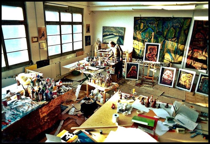 Pedro Meier – Atelier Alte Gerberei Aarburg, – 250 m² – Höhe 5 m – Archiv-Foto 1996 – Malort und Schreibort für ca. 10 Jahre – umfangreiche Bibliothek & Fotosammlung – Die Fenster mit Ausblick auf die Aare – Pedro Meier, Schriftsteller, Lyriker, Multimedia Artist, Conceptual Art – Gesamtkunstwerk – www.literaturport.de/lexikon/pedro-meier/ *
https://de.wikipedia.org/wiki/Pedro_Meier – Wikipedia
*