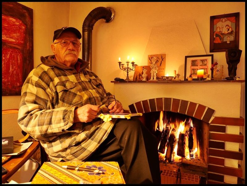 Pedro Meier Atelier mit Cheminée, Feuerstelle, Kamin, Schreibort, Malort, Atelierhaus Niederbipp am Jurasüdfuss, Schreibatelier, Schreibstube, Schreibwerkstatt, Kreatives Schreiben, Creative Writing, Pedro Meier, Lyriker, Schriftsteller, Multimedia Artist – www.literaturport.de/lexikon/pedro-meier/ *
https://de.wikipedia.org/wiki/Pedro_Meier – Wikipedia
*