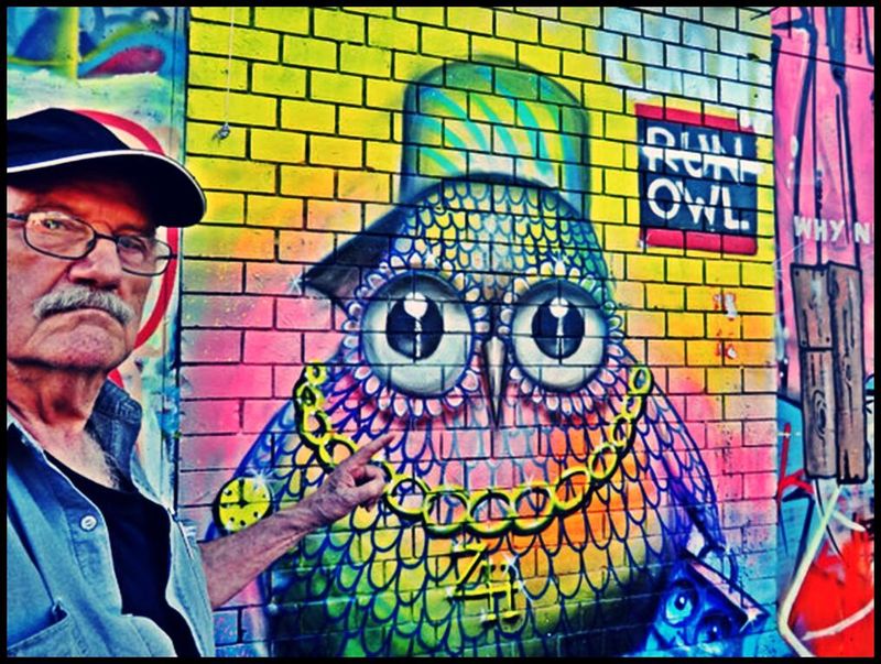 Pedro Meier Selbstbildnis mit Eule » RUN OWL RUN « Graffiti – Rote Fabrik, Ziegel oh La Zürich – Fotoart 2016 Pedro Meier, Lyriker, Schriftsteller, Multimedia Artist, Film Diary Autorenlexikon Literaturport Berlin – Künstlerlexikon SIKART Zürich, Visarte – www.literaturport.de/lexikon/pedro-meier/ *
https://de.wikipedia.org/wiki/Pedro_Meier – Wikipedia
*