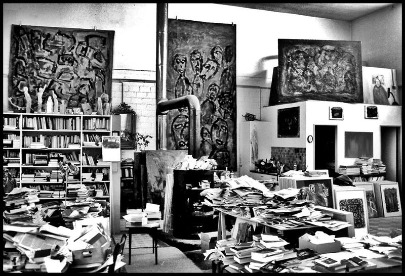 Pedro Meier Atelier Alte Gerberei Aarburg 1996, Wandbilder, Tanzende Babylonische Sklaven, Öl auf Jute. Kanonenofen, Bibliothek, Notizbücher, Leseort Schreibort – Pedro Meier, Haiku Schriftsteller, Lyriker, Multimedia Künstler, Malerpoet, Gesamtkunstwerk – www.literaturport.de/lexikon/pedro-meier/ *
https://de.wikipedia.org/wiki/Pedro_Meier – Wikipedia
*