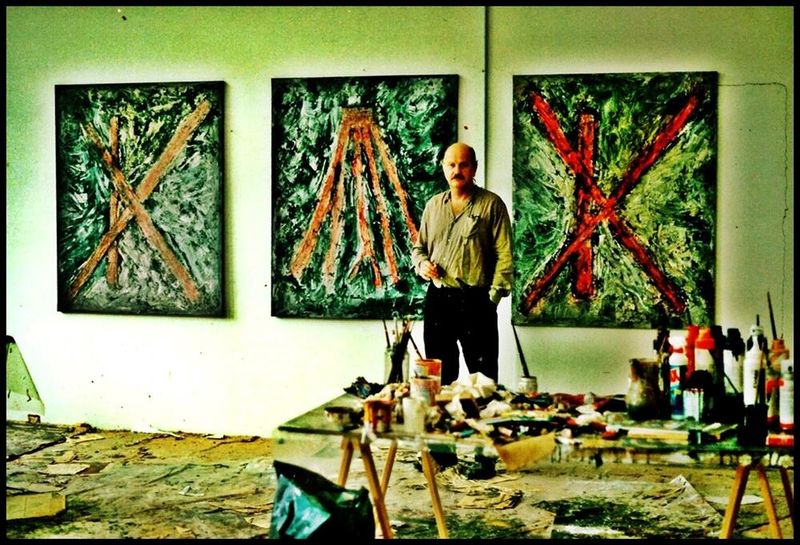 Pedro Meier mit Werkzyklus »Aschenbilder«, Materialbilder auf Jute mit Asche aus dem Atelier-Kanonenofen (Öl, Acryl, Knochenleim, Sand, organische Pigmente), später ausgestellt Pedro Meier Solo-Ausstellung im Kunstmuseum Olten 1994 – Kurator Peter Killer – www.literaturport.de/lexikon/pedro-meier/ *
https://de.wikipedia.org/wiki/Pedro_Meier – Wikipedia
*